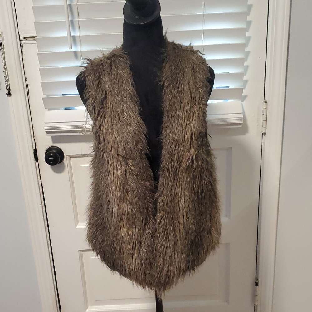Ella Moss Knit Faux Fur Vest in Brown and Black